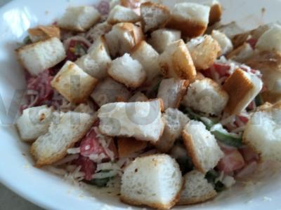 Salotas „Madonna“ su skrudintais duoneliais pagrindine nuotrauka