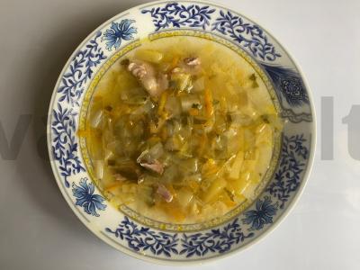 Daržovių sriuba su kiaulienos šonkauliais pagrindine nuotrauka