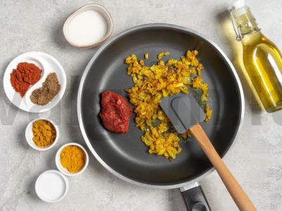 Žiedinė kopūstai pomidorų padaže su karčiu Žingsnis 1