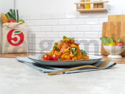 Žiedinė kopūstai pomidorų padaže su karčiu pagrindine nuotrauka