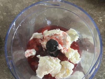 Pieno kokteilis su vyšnių sultimis Žingsnis 2