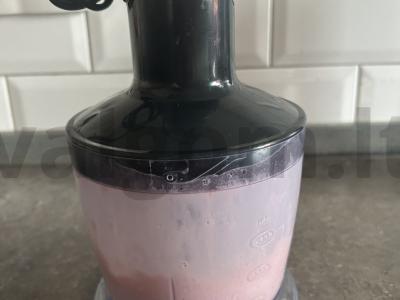 Pieno kokteilis su vyšnių sultimis Žingsnis 3