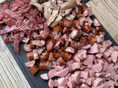 Tradicinė solianka su keliais dešrų tipais Žingsnis 3