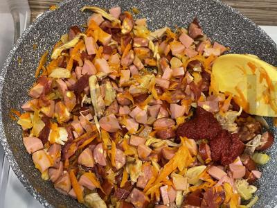 Tradicinė solianka su keliais dešrų tipais Žingsnis 4