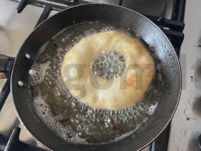 Traškūs kepti spurgos cukraus glazūroje Žingsnis 3