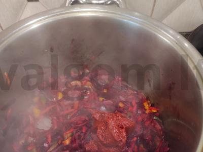 Borščas su burokėlių lapais ir paprikomis Žingsnis 2