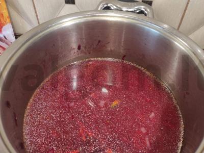 Borščas su burokėlių lapais ir paprikomis Žingsnis 3