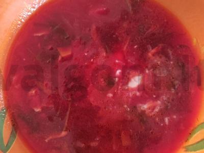 Borščas su burokėlių lapais ir paprikomis pagrindine nuotrauka