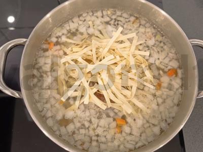 Skani sriuba su kalakutiena ir žaliuoju svogūnu Žingsnis 5