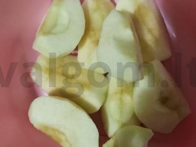 Obuolių blynai be pieno ir kefyro Žingsnis 1