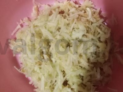 Obuolių blynai be pieno ir kefyro Žingsnis 2