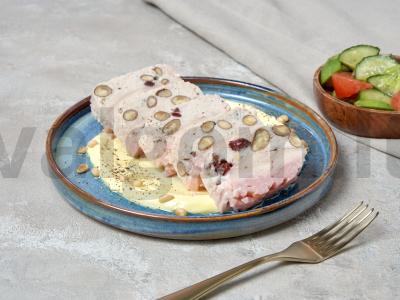 Kalakutienos filė steikai su tarkuoto migdolo padažu pagrindine nuotrauka