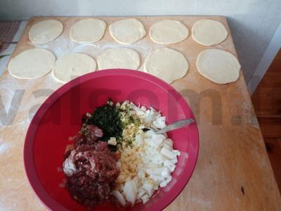 Ečpočmakas su kiaušiniu ir faršu Žingsnis 1