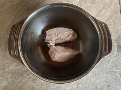 Salotas „Atlantik“ su vištienos krūtinėle ir pievagrybiais Žingsnis 6