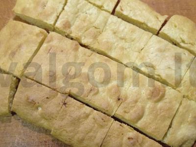 Vaisių želė tortas su biskvito gabaliukais ir abrikosais Žingsnis 2