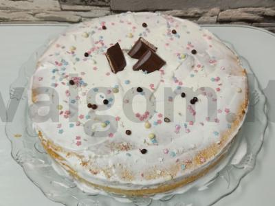 Greitas biskvitinis tortas su bananais pagrindine nuotrauka