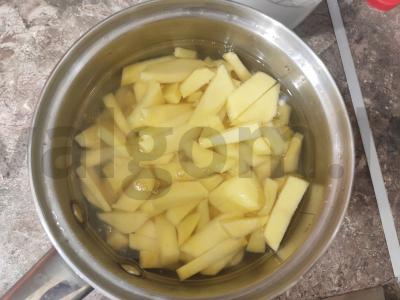 Kaimiški kepti bulvės su krapais Žingsnis 2