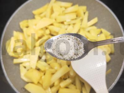 Kaimiški kepti bulvės su krapais Žingsnis 6