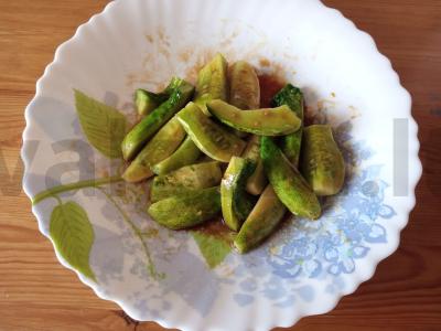 Agurkų salotos su sojų padažu Žingsnis 5