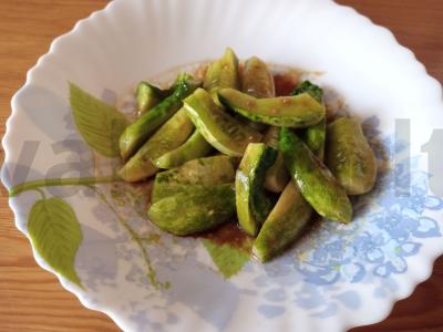 Agurkų salotos su sojų padažu pagrindine nuotrauka