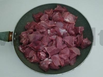 Troškinta veršiena su bulvių koše ir persimonų salsa Žingsnis 1