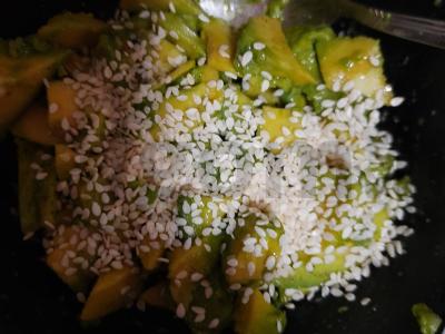 Avokadų salotos pagrindine nuotrauka