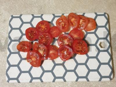 Daržovių salotas su salotų lapų mišiniu ir baltu sezamu Žingsnis 1