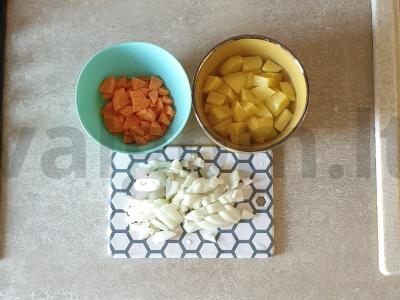 Žuvies sriuba iš dantytos žuvies su daržovėmis Žingsnis 2