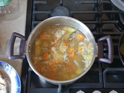 Žuvies sriuba iš dantytos žuvies su daržovėmis Žingsnis 4