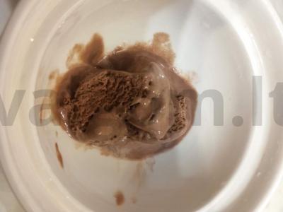 Šaltas desertas su ledais, sausainiais ir mandarinais Žingsnis 1