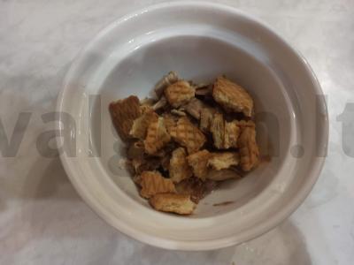 Šaltas desertas su ledais, sausainiais ir mandarinais Žingsnis 2