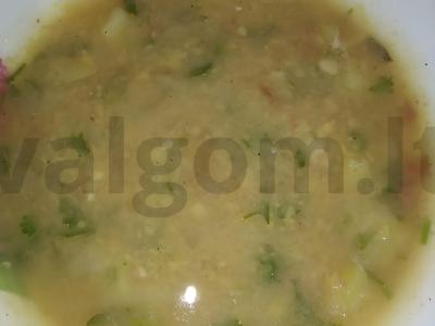 Žirnių sriuba su troškiniu pagrindine nuotrauka