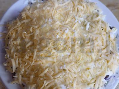 Salotas „Vyrų kaprizas“ su jautiena ir sūriu pagrindine nuotrauka