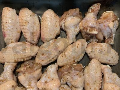 Kepti vištienos sparneliai su virtomis bulvėmis Žingsnis 3