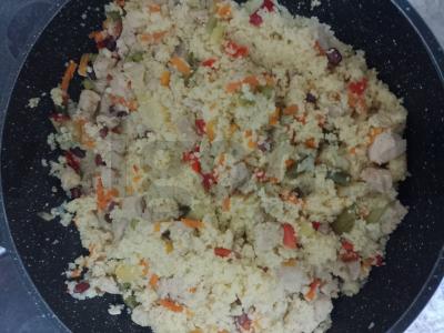 Kuskusas su daržovių mišiniu ir vištienos filė Žingsnis 7