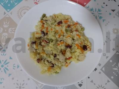 Kuskusas su daržovių mišiniu ir vištienos filė pagrindine nuotrauka