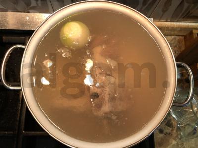 Šči su kiaulienos kaulais Žingsnis 2