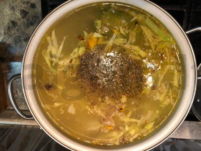 Šči su kiaulienos kaulais Žingsnis 8