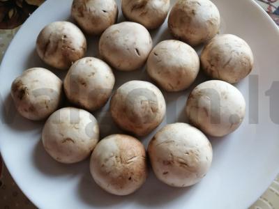 Stebuklingi grybukai su špinatais, kumpiu ir sūriu Žingsnis 1