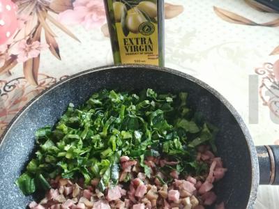 Stebuklingi grybukai su špinatais, kumpiu ir sūriu Žingsnis 2