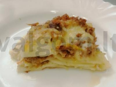 Lasagna pietums arba vakarienei pagrindine nuotrauka