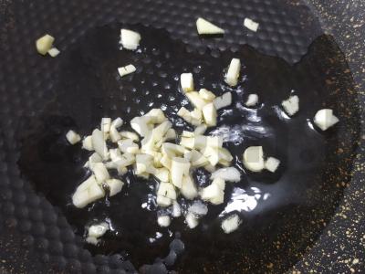 Pupelių ir vištienos salotas Žingsnis 1