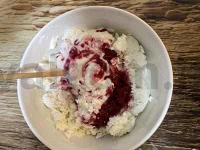 Varškės ir vaisių dubuo pusryčiams Žingsnis 3