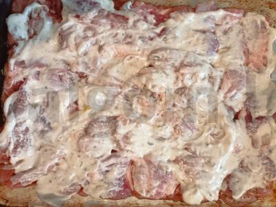 Kiauliena po pomidorais ir sūriu Žingsnis 2