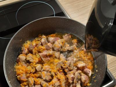 Kalakutiena, troškinta su grietine Žingsnis 5