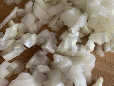 Vitaminų salotas iš šviežių daržovių ir žolelių Žingsnis 2