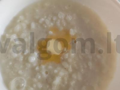 Pieninė ryžių košė pagrindine nuotrauka