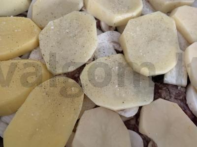 Mėsos apkepas su bulvėmis, pievagrybiais ir sūriu Žingsnis 5