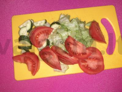 Jūros gėrybių ir daržovių salotas Žingsnis 2