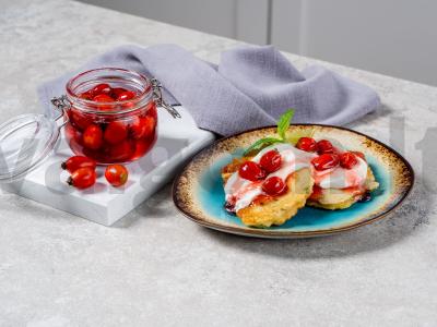 Šipinų uogienė su kauliukais pagrindine nuotrauka